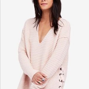 Free people oversized light pink sweater size L
